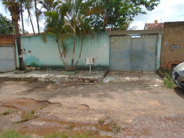 Casa - Venda, MANSOES BITTENCOURT, SANTO ANTONIO DO DESCOBERTO, GO