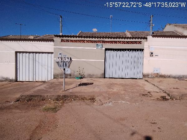 Casa - Venda, VILA RAIO DE LUZ, SANTO ANTONIO DO DESCOBERTO, GO